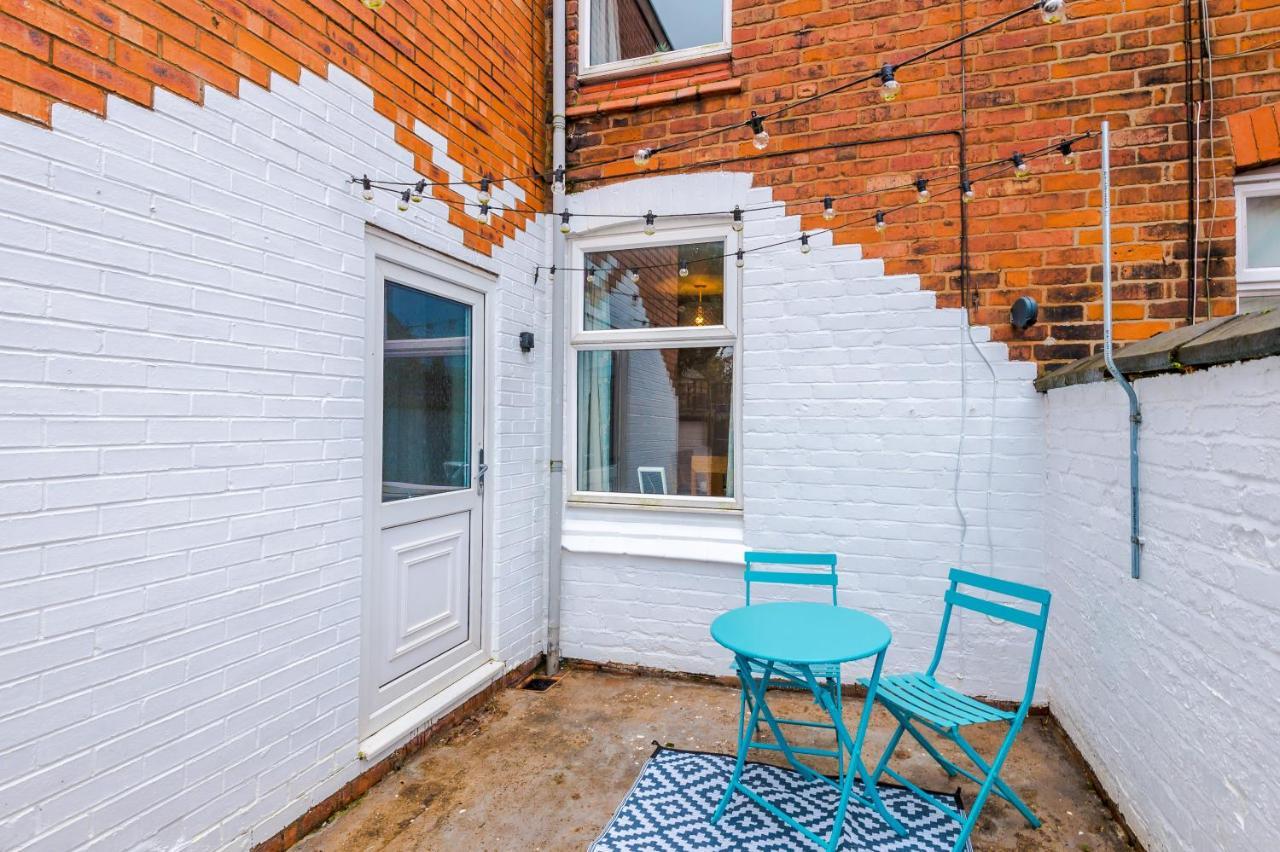 New! Spacious 2-bed In By 53 Degrees Property, Ideal For Long Stays, Great Location - Sleeps 6 Честер